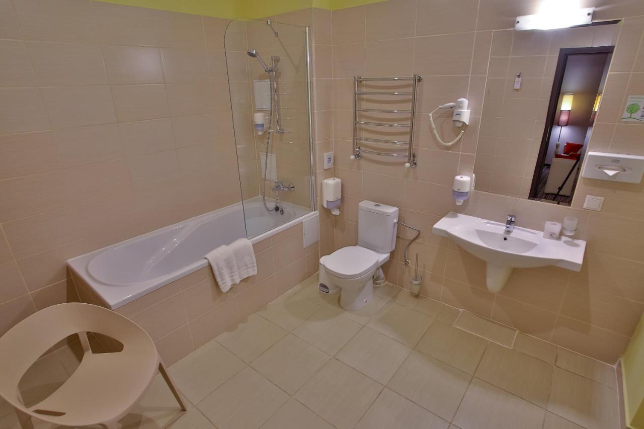 Optima Cherkasy Hotel エクステリア 写真